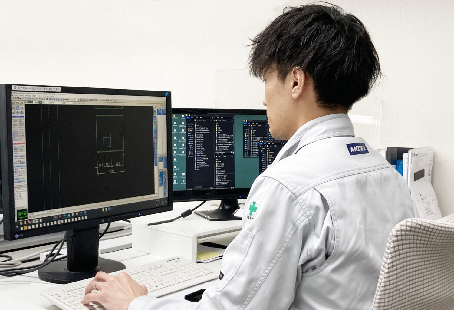 設計部/営業からの情報を図面化し製作への橋渡しや商品開発を行います。