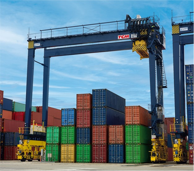 大きな製品が動くのを目の前で見るのは迫力あり！