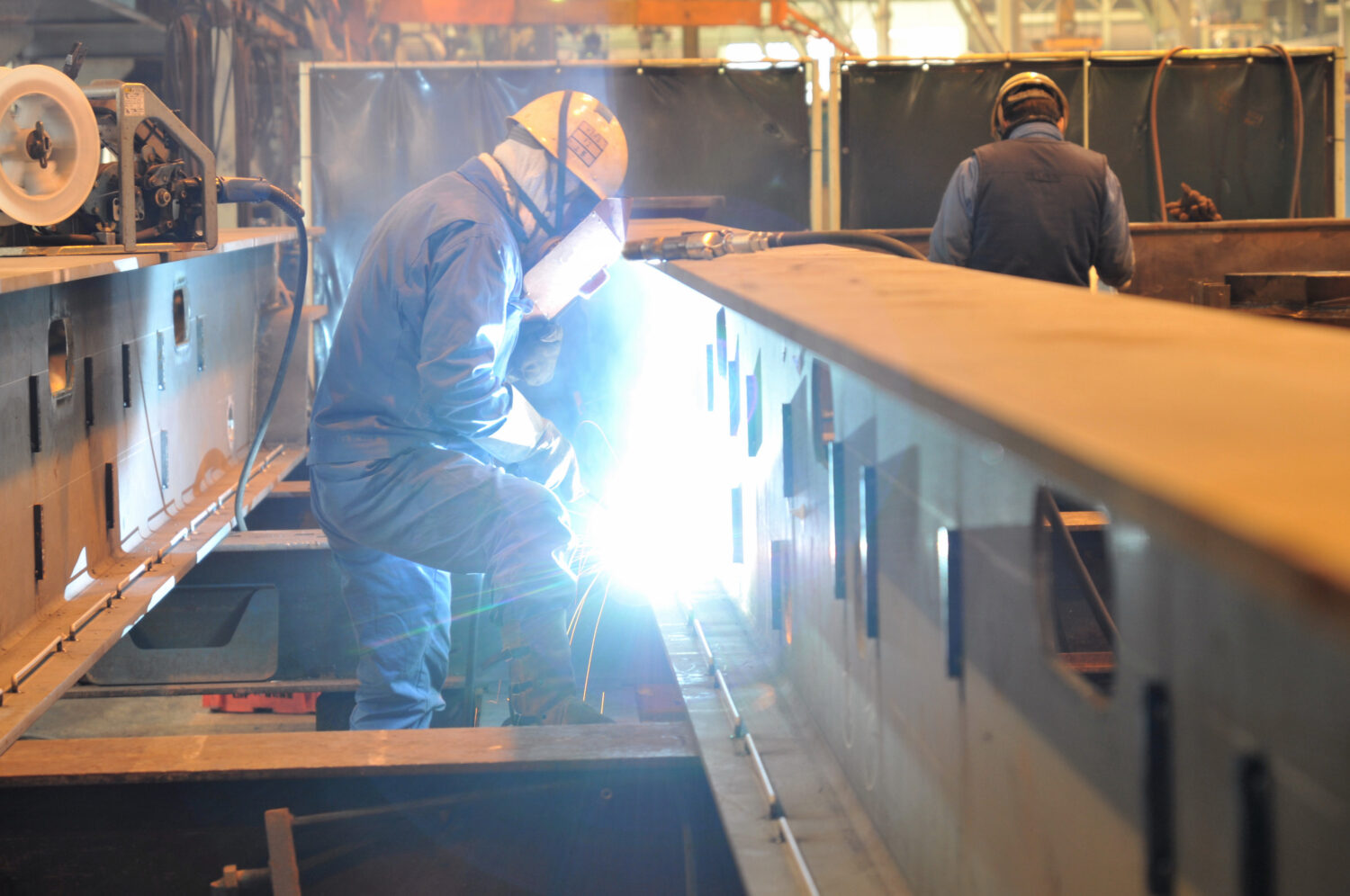 溶接、玉掛、クレーンなど現場作業で必要な資格を取得可能！