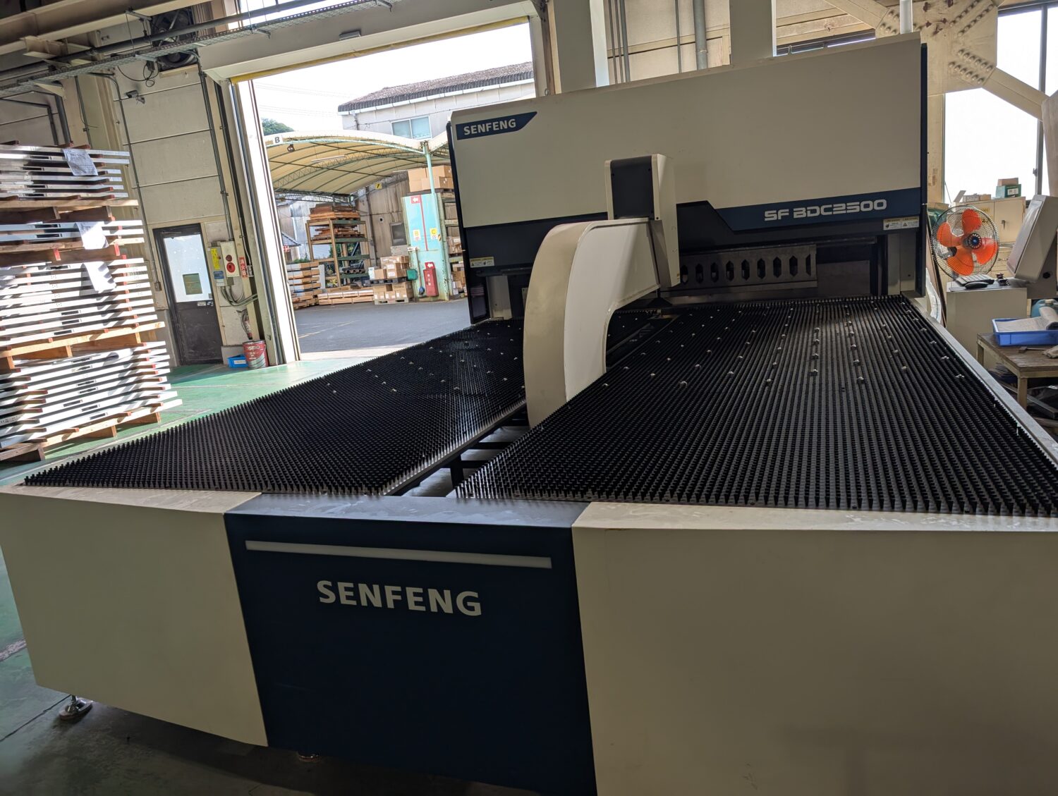 日本初でSENFENG 製の機械を導入し、作業が効率化しました。